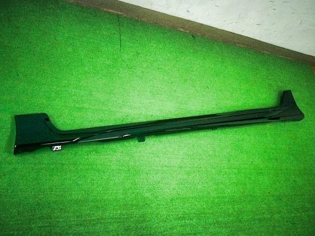 プリウス DAA-ZVW51 左 サイド ステップ スカート 218 76912-690A 50系