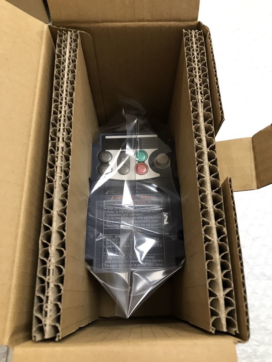 富士電機 | コンパクト形インバータ FRN0.2C2S-2J FRN2.2C2S-2J FRENIC-Mini(C2 台数限定特価富士電機 電設 インバーター0.2KW コンパクト形インバータ[3相200Vクラス FRENIC : インバータ 3相200Ｖ FRENIC-Miniシリーズ 三相