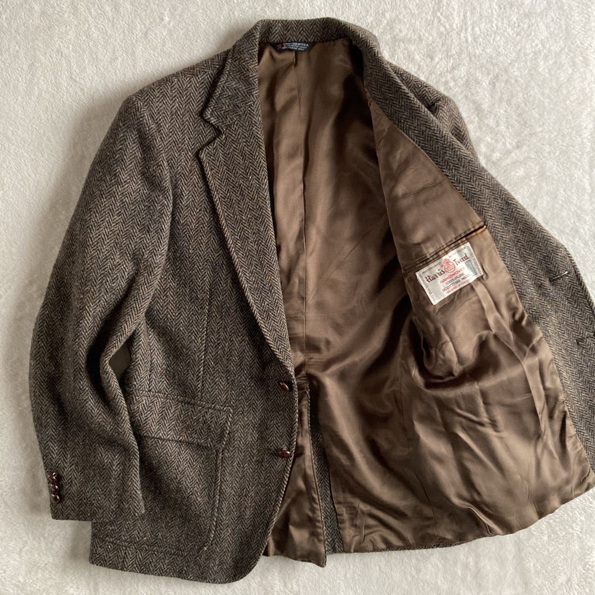 人気セール，低価 ハリスツイード HarrisTweed ヘリンボーン ツイードジャケット テーラードジャケット くるみボタン 2ボタン S(Sサイズ)｜売買されたオークション情報、yahooの商品情報をアーカイブ公開 - オーク Sサイズ