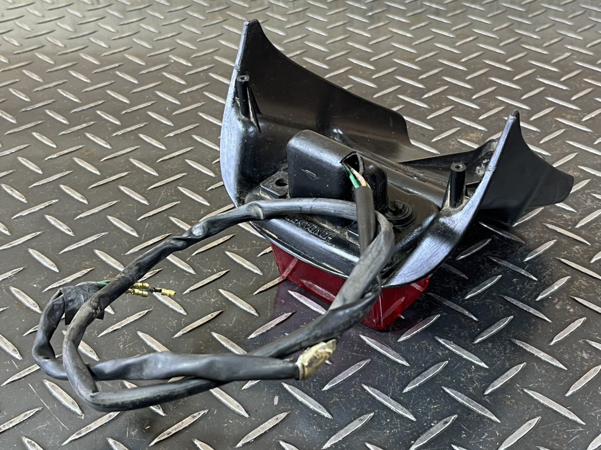 HONDA マグナ50 AC13 純正リアフェンダー マグナ50(AC13-1601)◎純正リアフェンダー テール – 中古バイクパーツ