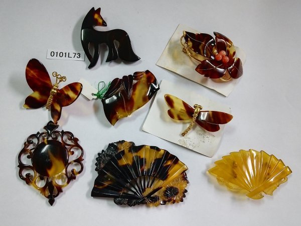 0101L73　本鼈甲　べっこう　ペンダント＆ブローチ＆帯留　八点セット　約38.4ｇ