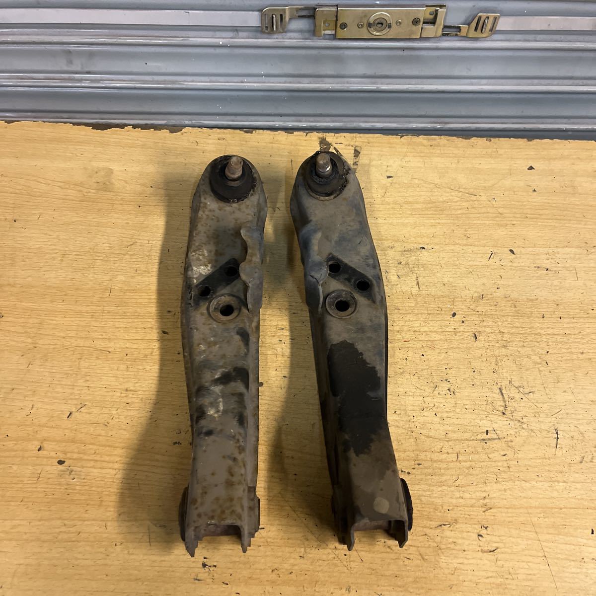 シルビア s13 180sx ワンエイティー 純正加工フロント ロアアーム シルビア 180SX 左右セット -180sx 純正 フロントロアアーム 2026年