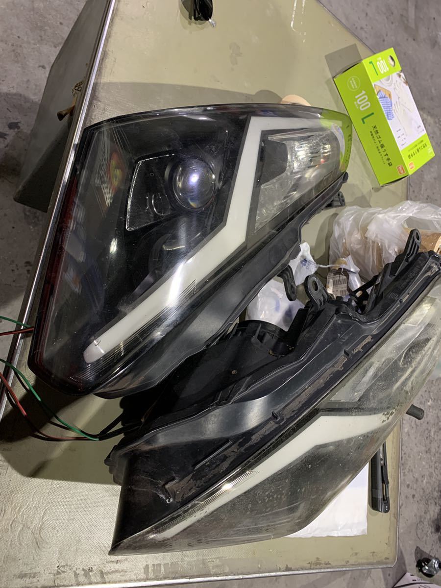 R35 GTR ヘッドライト 稲妻 左右セット 売り切り パーツ ライト 【公式