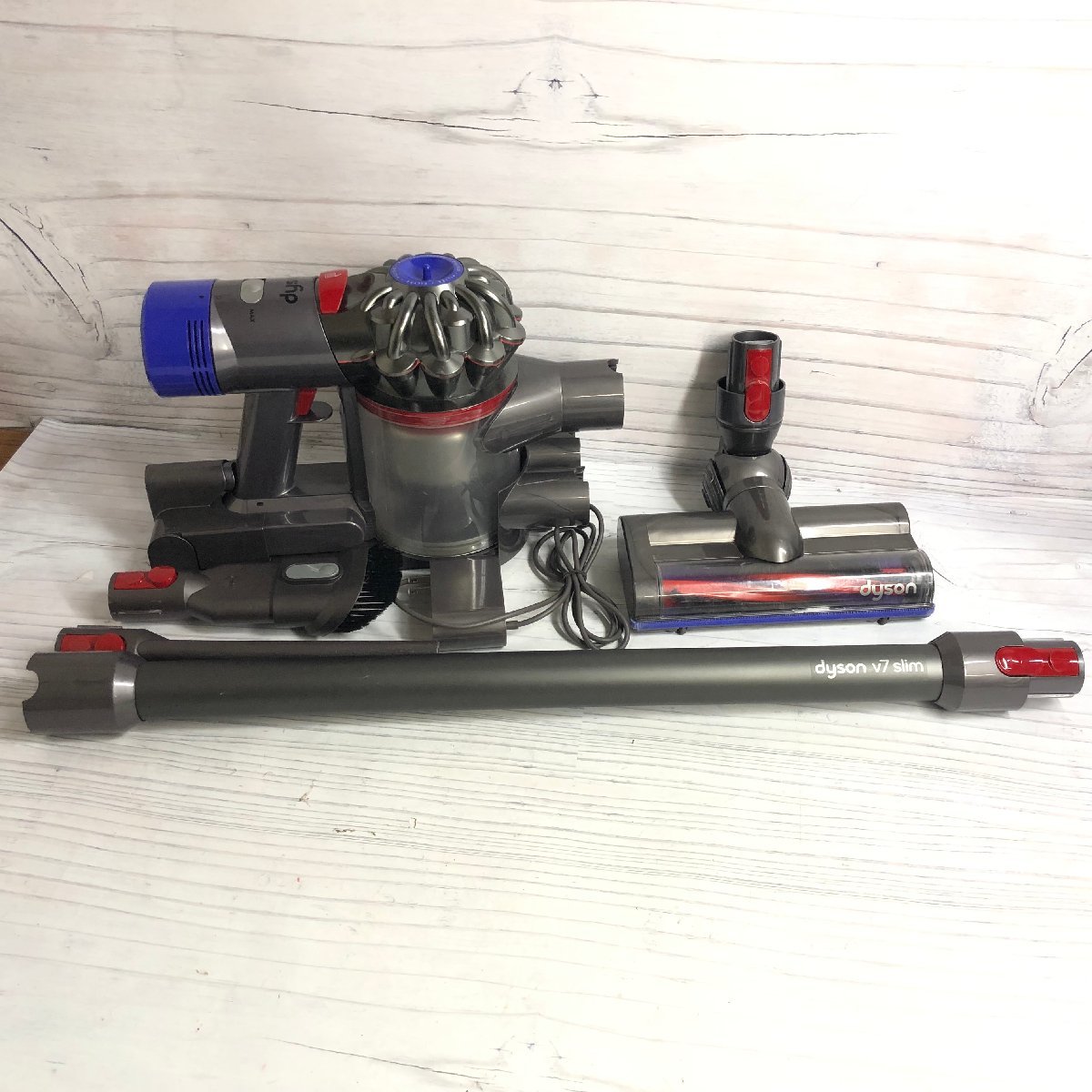 f001 E Dyson ダイソン V7 slim コードレスクリーナー サイクロン掃除