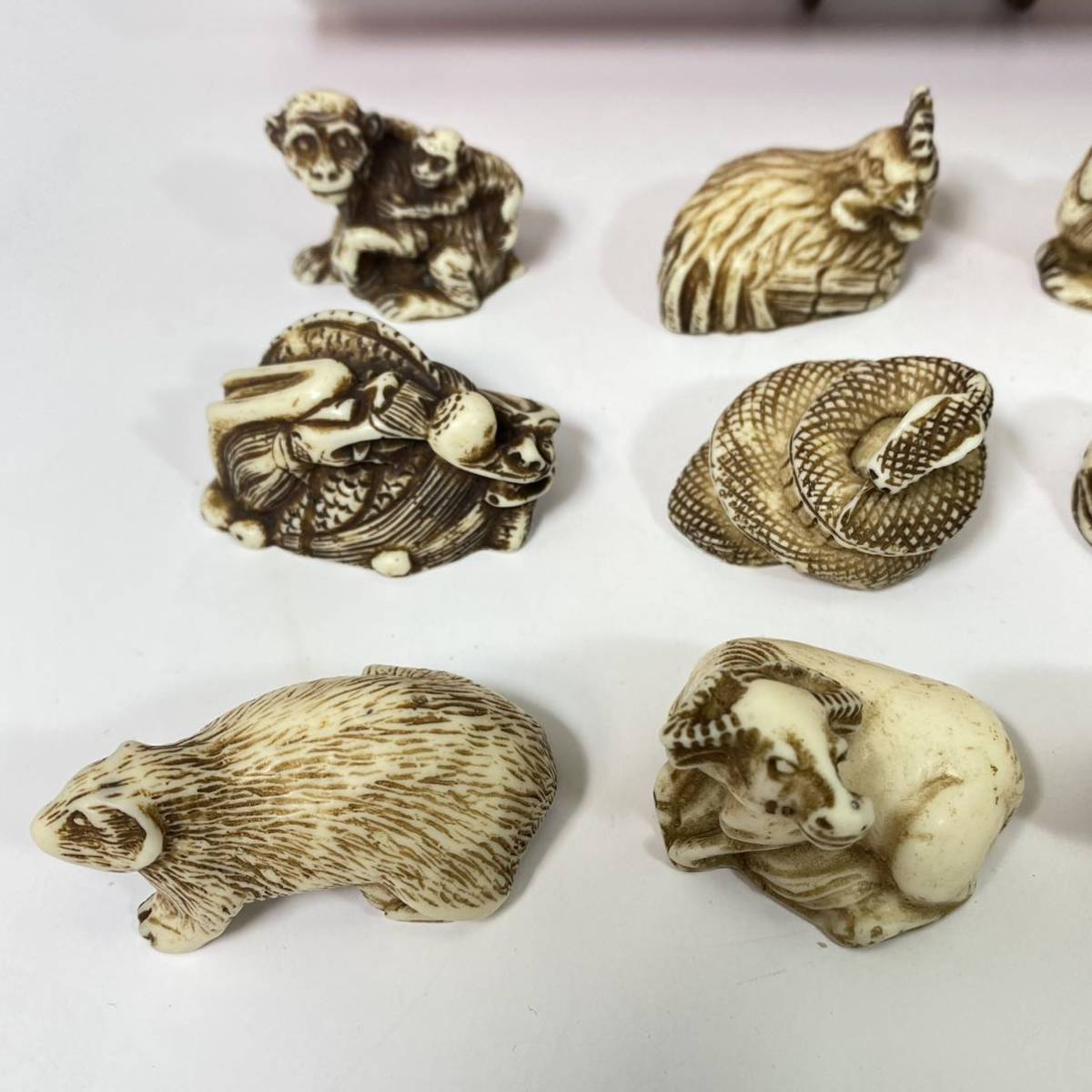 中国の工芸品 象牙風 十二支セット 中国風工芸品 置物 玉製十二支