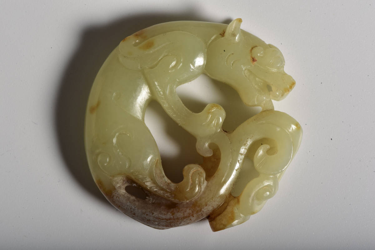 中国美術 青白玉 玉石・彫獣紋 根付・アンティーク・唐物 -中国 古玉の