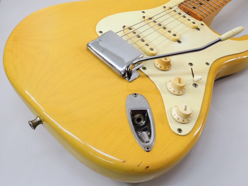 80年代 Fernandes THE REVIVAL RST-80 '54 MODEL 石ロゴプレート