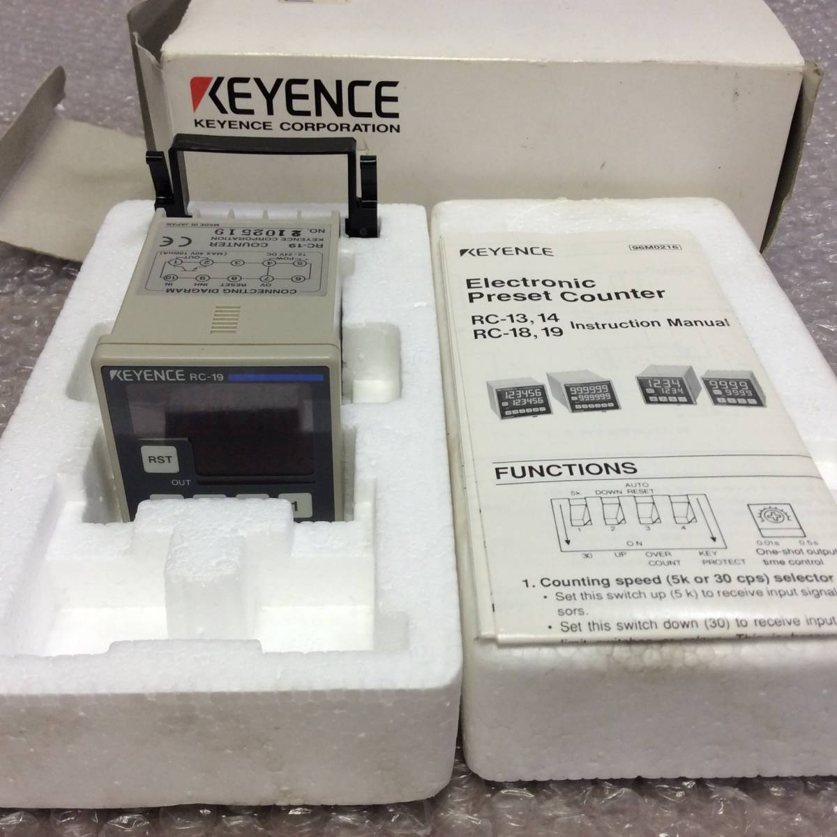 ☆未使用品 KEYENCE キーエンス 超小型モデル センサヘッド IV4-G600CA
