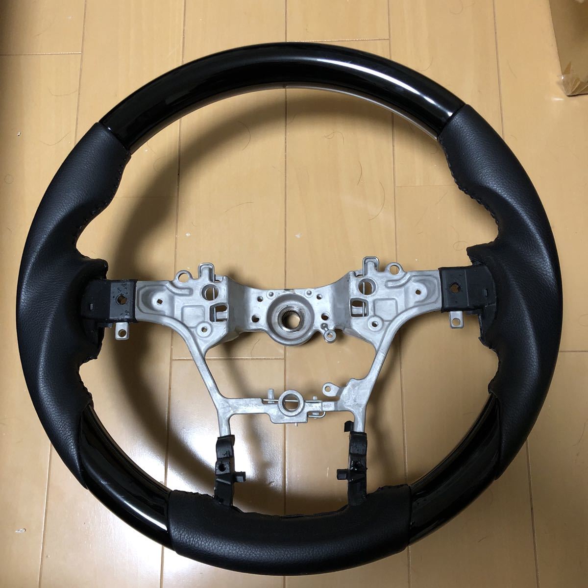 ハイラックス　中古コンビステアリング　美品　GUN125