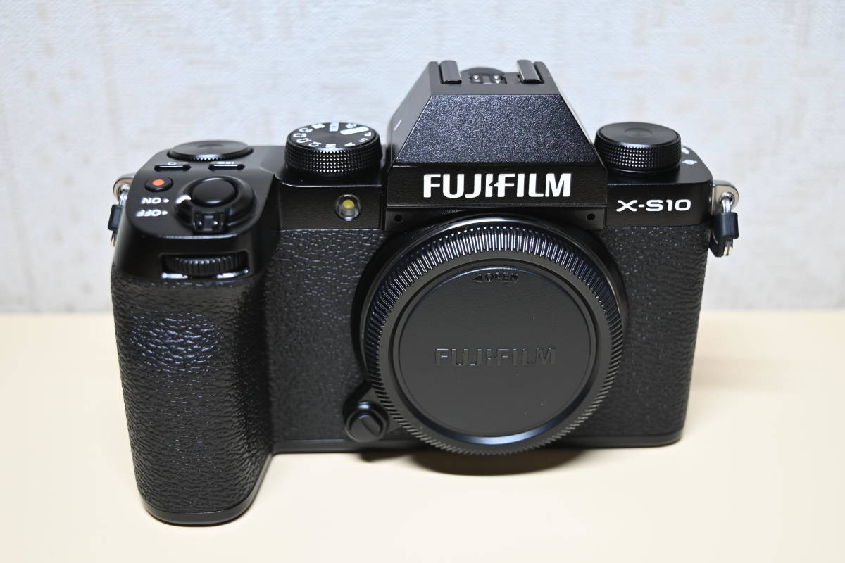 即決 開封済未使用 「FUJIFILM X-S10 ダブルレンズキット 有効約2610万