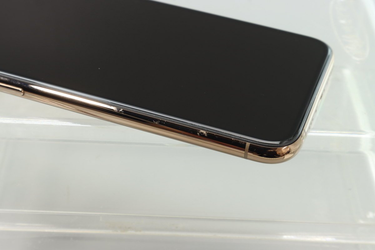 Apple iPhone11 Pro 64GB Gold A2215 3F860J/A バッテリ98%□ドコモ