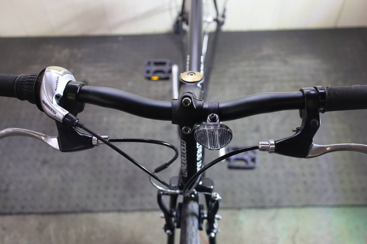 GIANT-MOMENTUM iNEED S-3 700C 7速540mmクロス GIANT-MOMENTUM iNEED S-3 700C アルミ シマノ7速 540mm クロスバイク