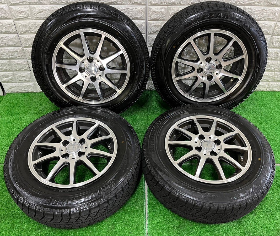 【12314】 GP5 FITハイブリッド VERSION DR 175/70R14 スタッドレスセット