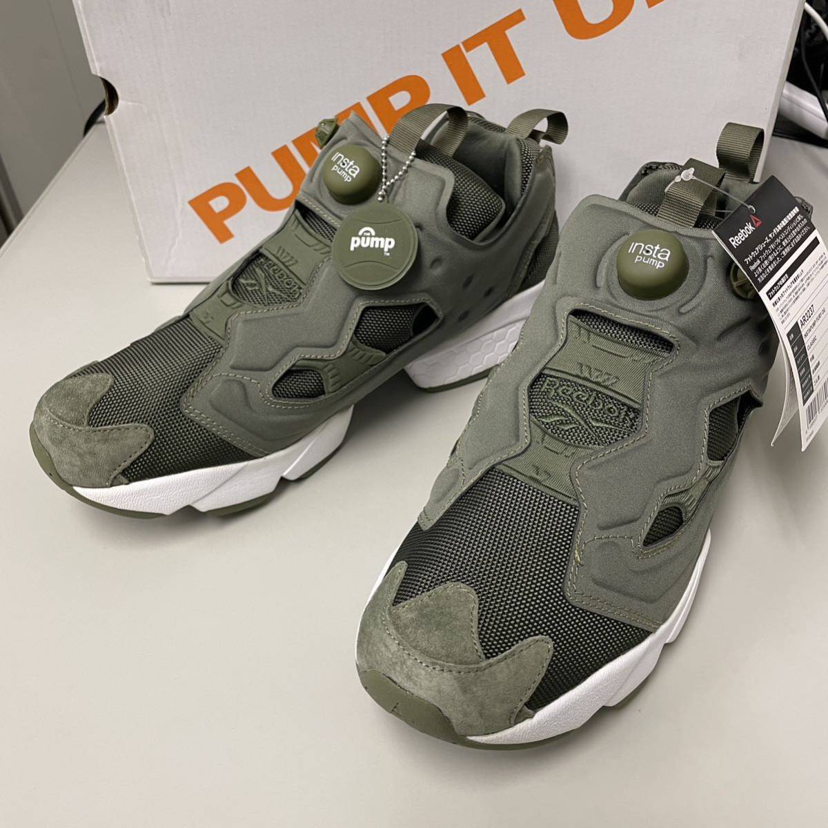ポンプフューリー Reebok リーボック カーキ 28.5 白の 未使用 Reebok 
