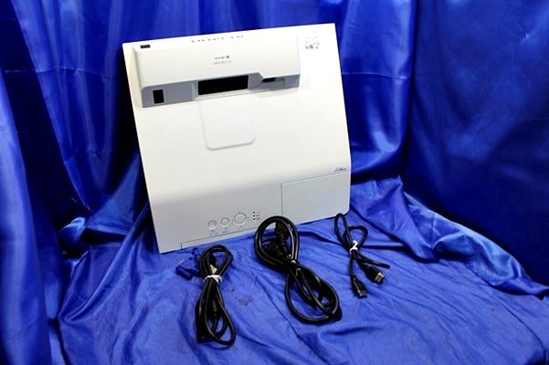 ★輝度3300lm/ランプ時間209h★ 日立 HITACHI 超短投写 液晶プロジェクター ★CP-TW3005J/HDMI・VGAケーブル付★ケーブルカバー無 42863Y