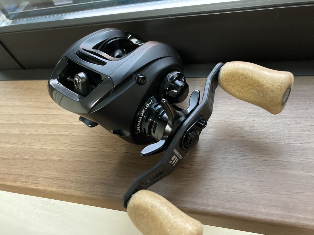 メガバス ベイトリール　is63L Lariat 超美品