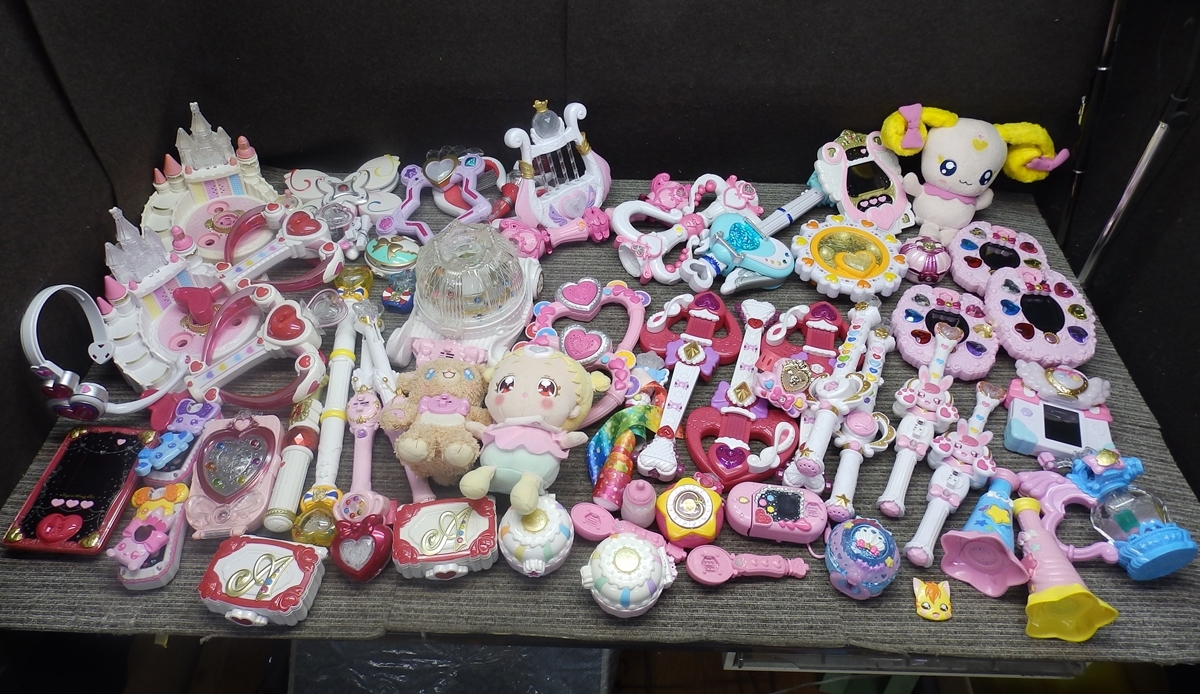 ★お1-596 プリキュアシリーズ 変身アイテム＆衣装など 色々まとめ ジャンク品