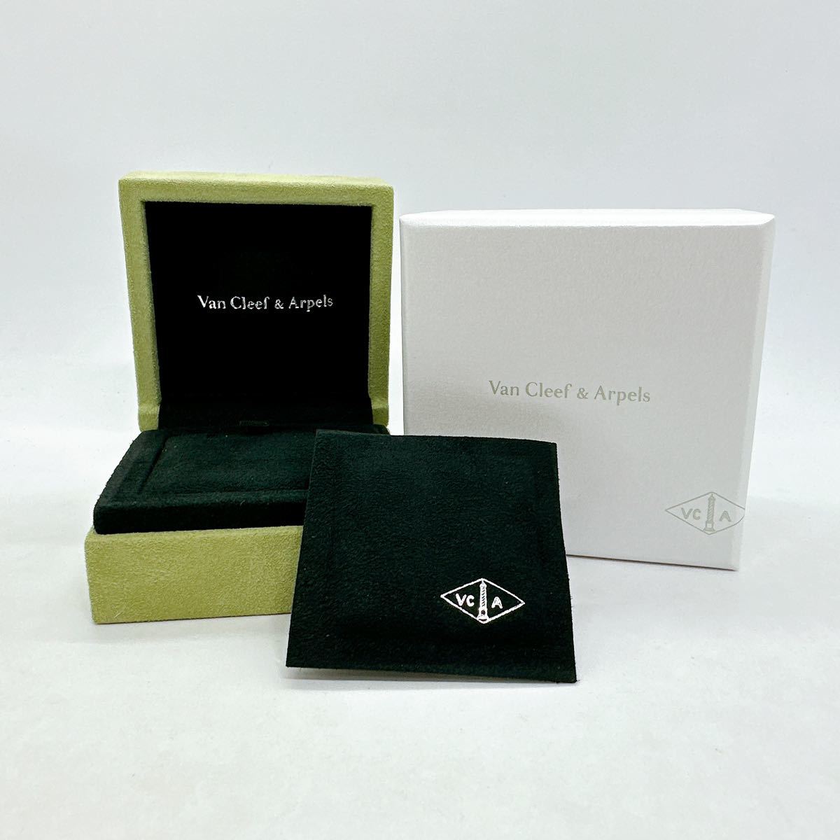  01220 ヴァンクリーフ&アーペル Van Cleef & Arpels 箱 ケース ボックス 純正 ネックレス(その他)｜売買されたオークション情報、yahooの商品情報をアーカイブ公開 - オークファン その他