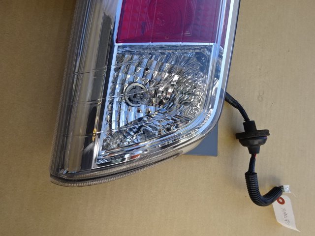 Nワゴン 29年 DBA-JH1 左テール スタンレー W1400 【公式通販】