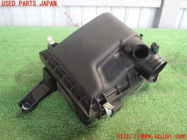 2UPJ-91262560]レクサス・CT200h(ZWA10)エアクリーナーボックス 中古