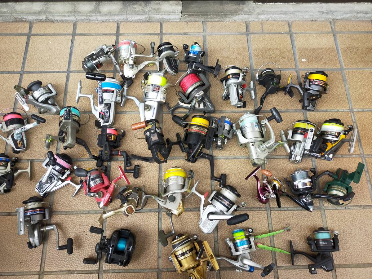 スピニングリール DAIWA SHIMANO 9個大量に販売される スピニング