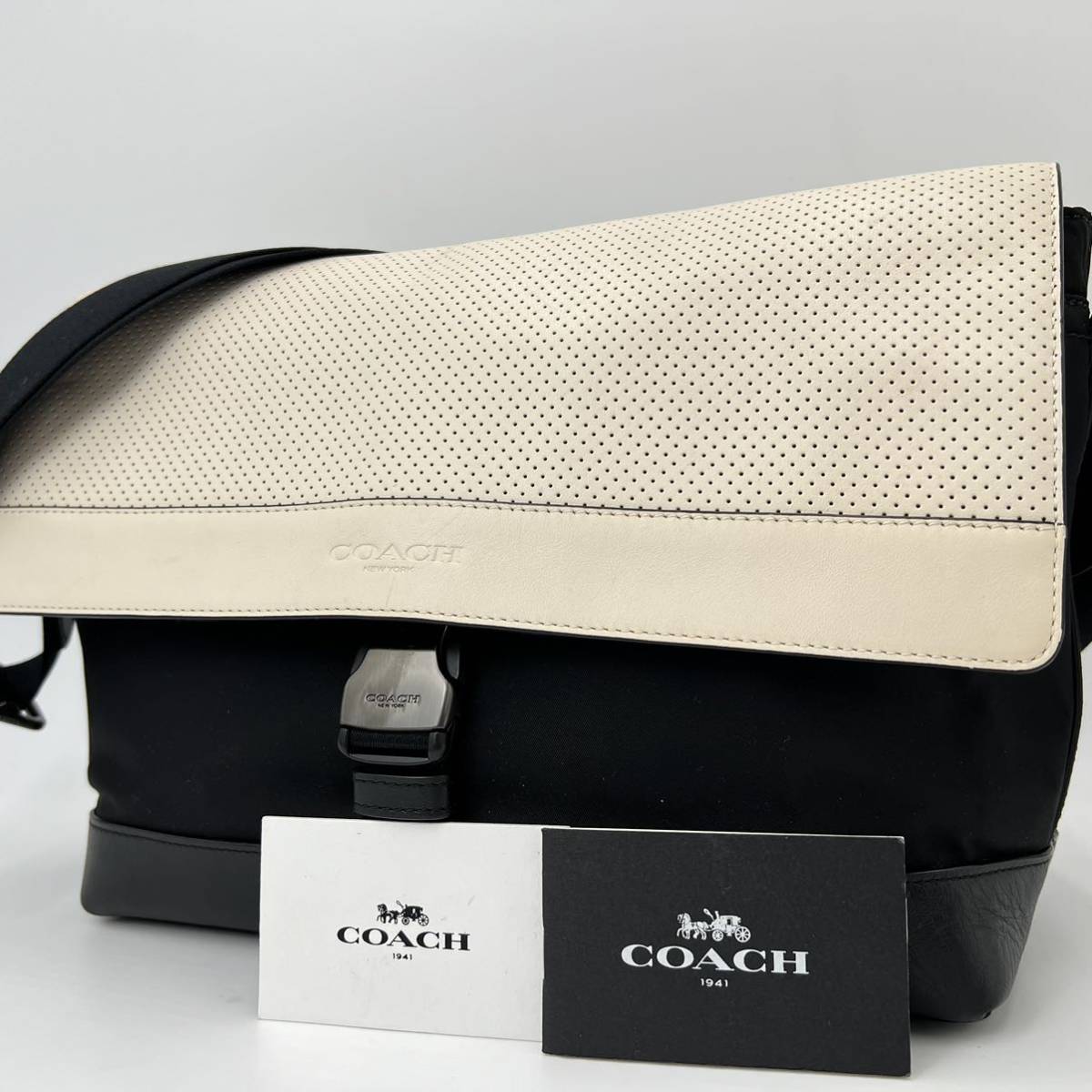 1円【高級品】定価6.6万 COACH コーチ ショルダーバッグ メッセンジャー パフォレイテッド 牛革 レザー ナイロン ホワイト メンズ