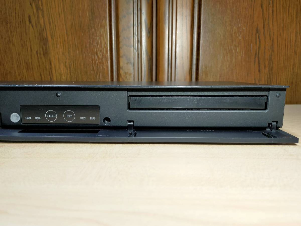 SHARP 2B-C20CW1/2TB/2番組同時録画可/B-CAS，新品リモコン，HDMI，電源ケーブル付属/外付けHDD対応/動作良好 2番組同時録画 シャープ ブルーレイレコーダー 整備美品 AQUOSブルーレイ ブルーレイレコーダーAQUOS（アクオス）2024年