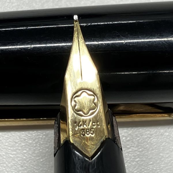 PELIKAN ペリカン F刻印 ペン・万年筆 樹脂系素材 ブラック ケース付き