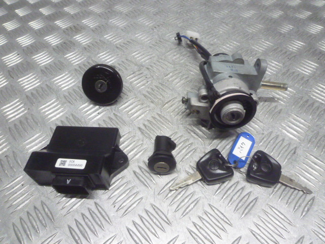 【赤字超特価，新作】 ム0201 YAMAHA マジェスティ125 FI 5CA 純正 キー/鍵set LPR5CA.タンク.グローブボックス.CDI.イグナイター(ヤマハ用)｜売買されたオークション情報、yahooの商品情報をアーカイブ公開 - オークファン ヤマハ用