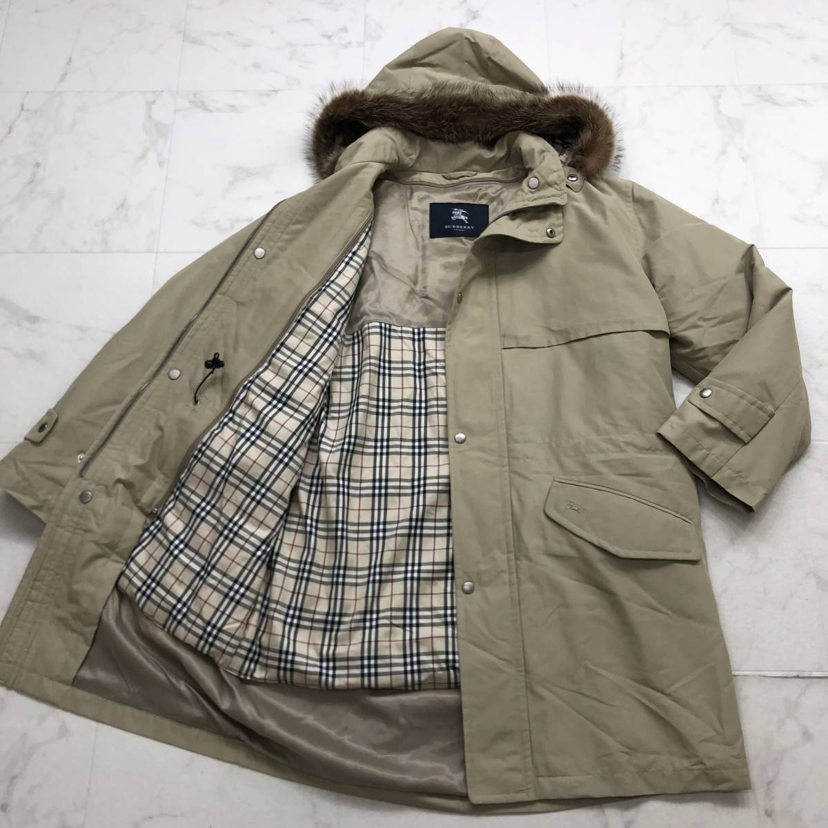 新品同様：極暖ダウン長袖ライナー★バーバリーロンドン【BURBERRY LONDON】ジップアップコート メンズ M ノバチェック柄 冬 ファー D4