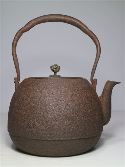 煎茶道具　手取釜　鉄瓶　鉄釜　時代箱付　C　R7077B ③◇時代 釜師 宝珠形 鉄瓶◇煎茶道具 鉄製 アンティーク