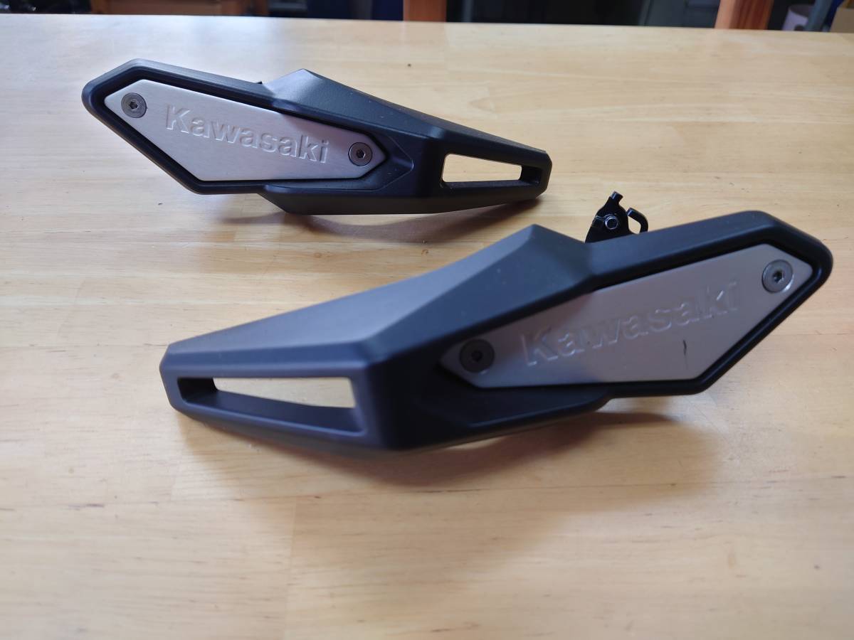 Z900RS 純正オプション フレームスライダー エンジンガード スライダー
