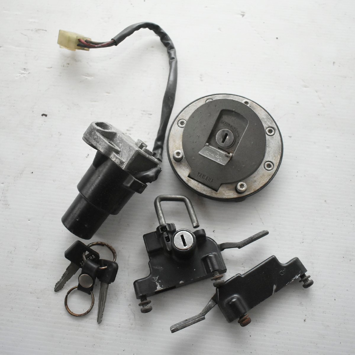 未使用保管品 
ROSSGNOL ロシニョール
バックバッグ Yamaha Ignition 3CV FJ1200 - Switch 0 FJ ヤマハ 3CX) (FJ1200 3CW