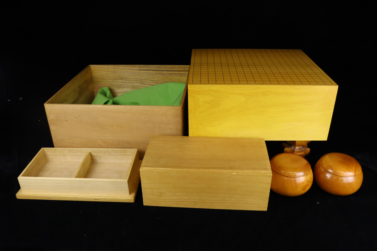 囲碁盤 脚付き 榧（かや） 碁石セット 囲碁盤 脚付き 榧（かや）