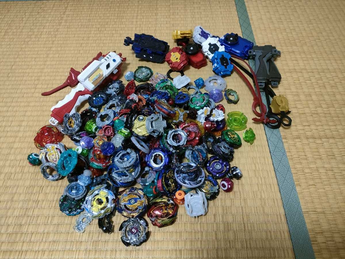 約7kg 大量　ベイブレードバースト　ジャンク　まとめ売り ベイブレードバースト ジャンク まとめ売り 大量 大量セット パーツ類
