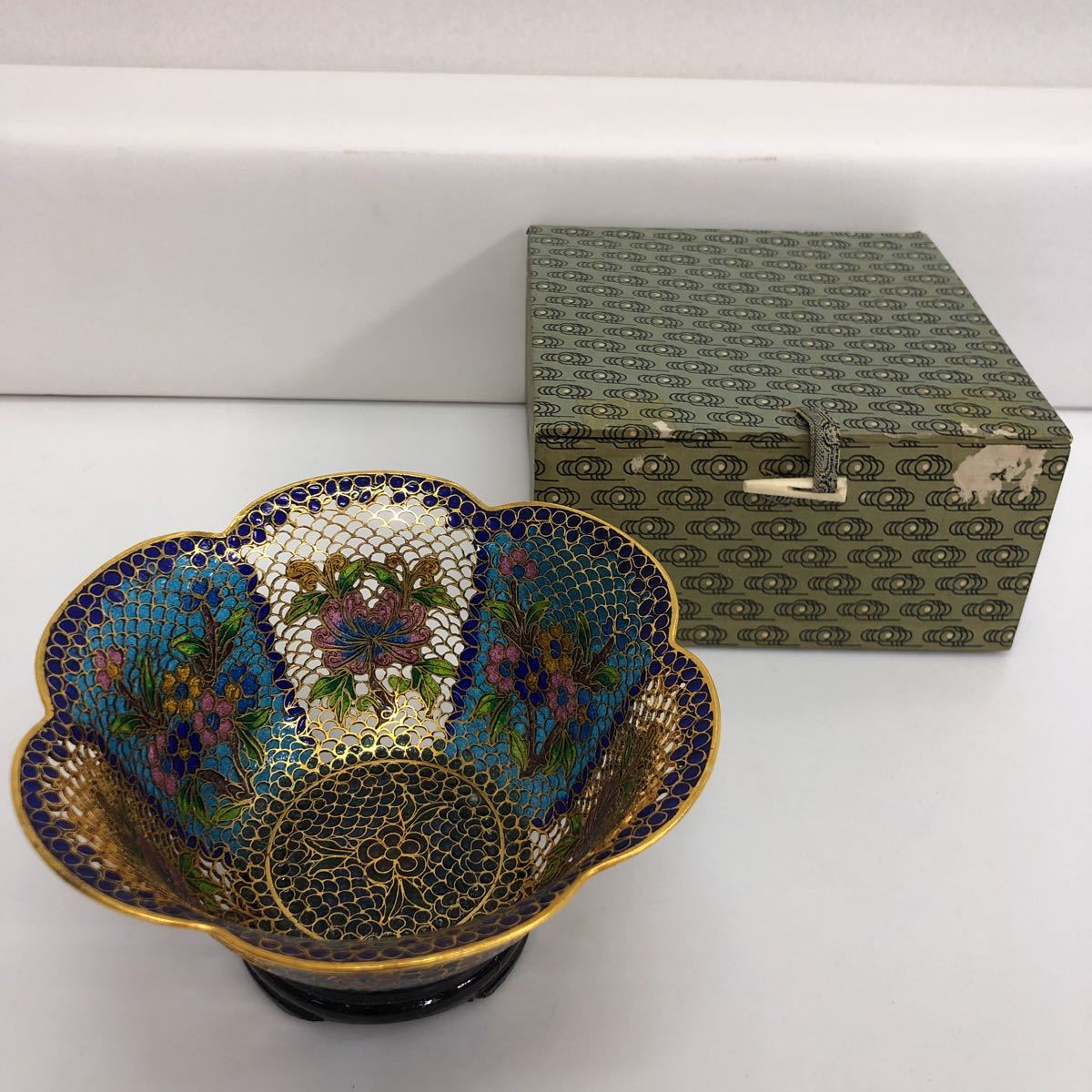 中国古玩 珍品 透胎七宝⁄省胎七宝 透かし玻璃七宝⁄細密銅胎 花紋 唐花