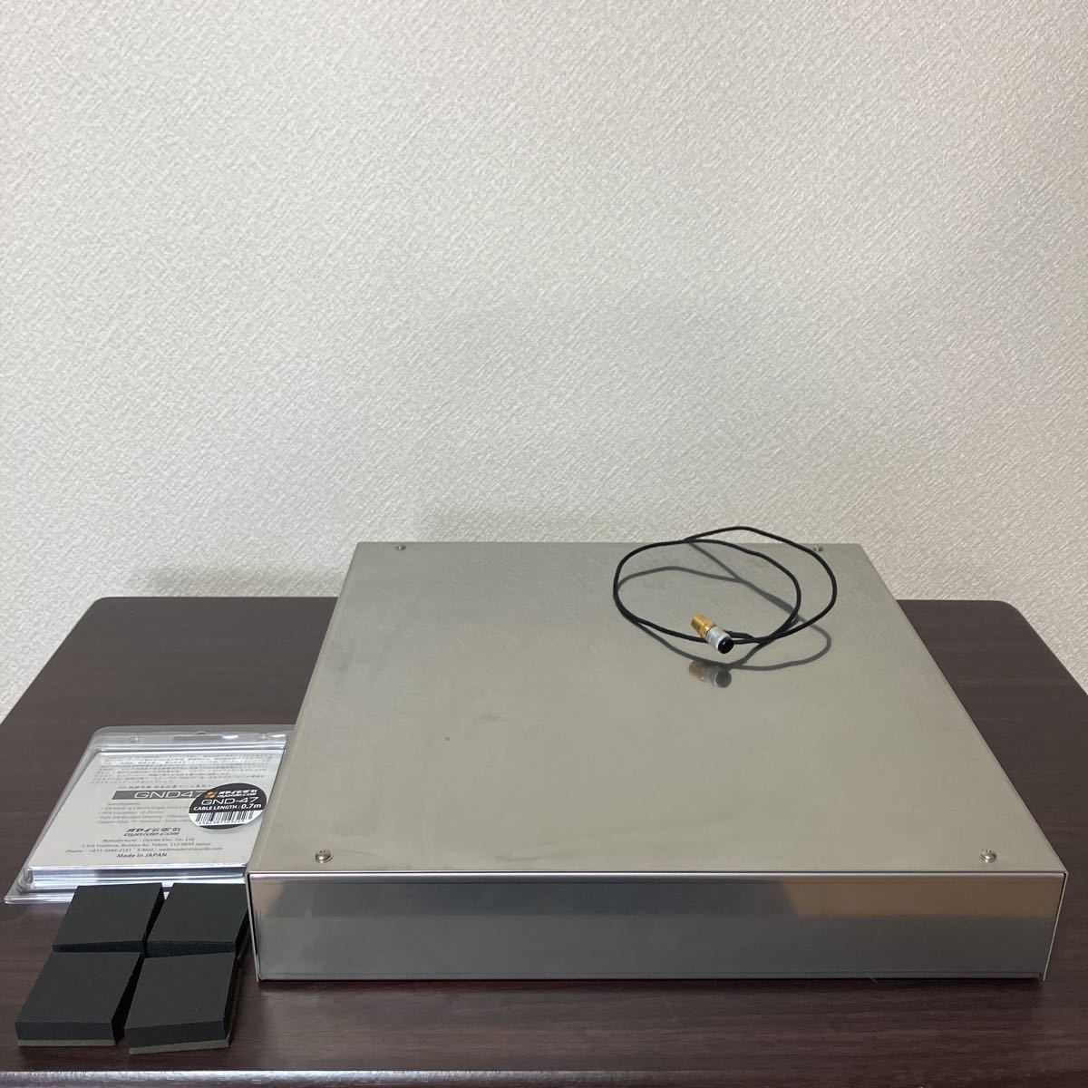 仮想アース オーディオアース 350×350×60mm 据置型 接続ケーブル インシュレーター付属 オヤイデ GND-47 0.7m AET インシュレーター