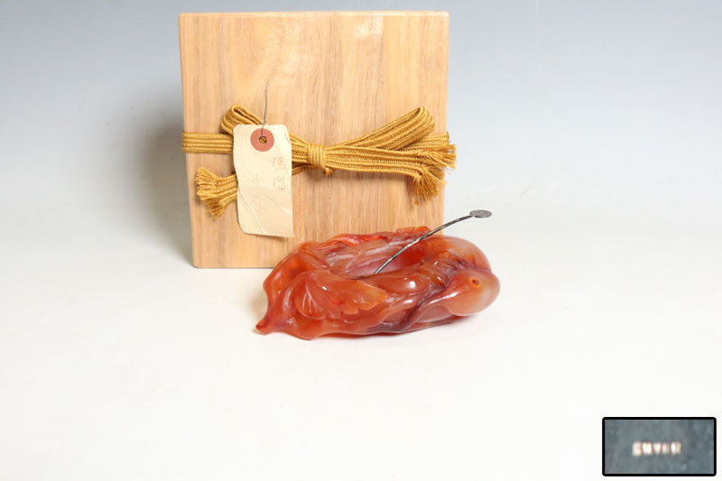 中国美術 玉石雕 瑪瑙花卉紋水盂 銀製匙 木箱附（R428） 【公式通販】