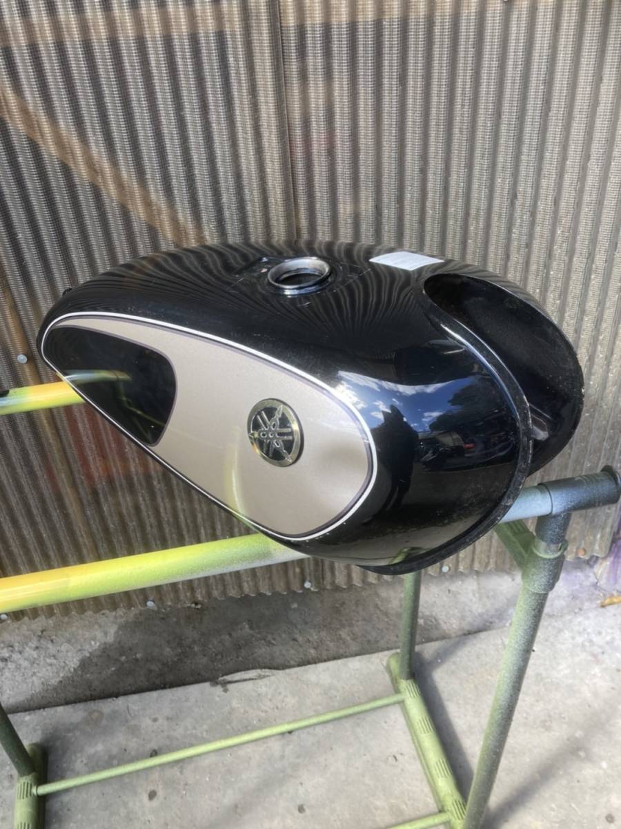 SR400 純正タンク？ 1箇所凹み有 SR400 純正タンク？ 1箇所凹み有 純正
