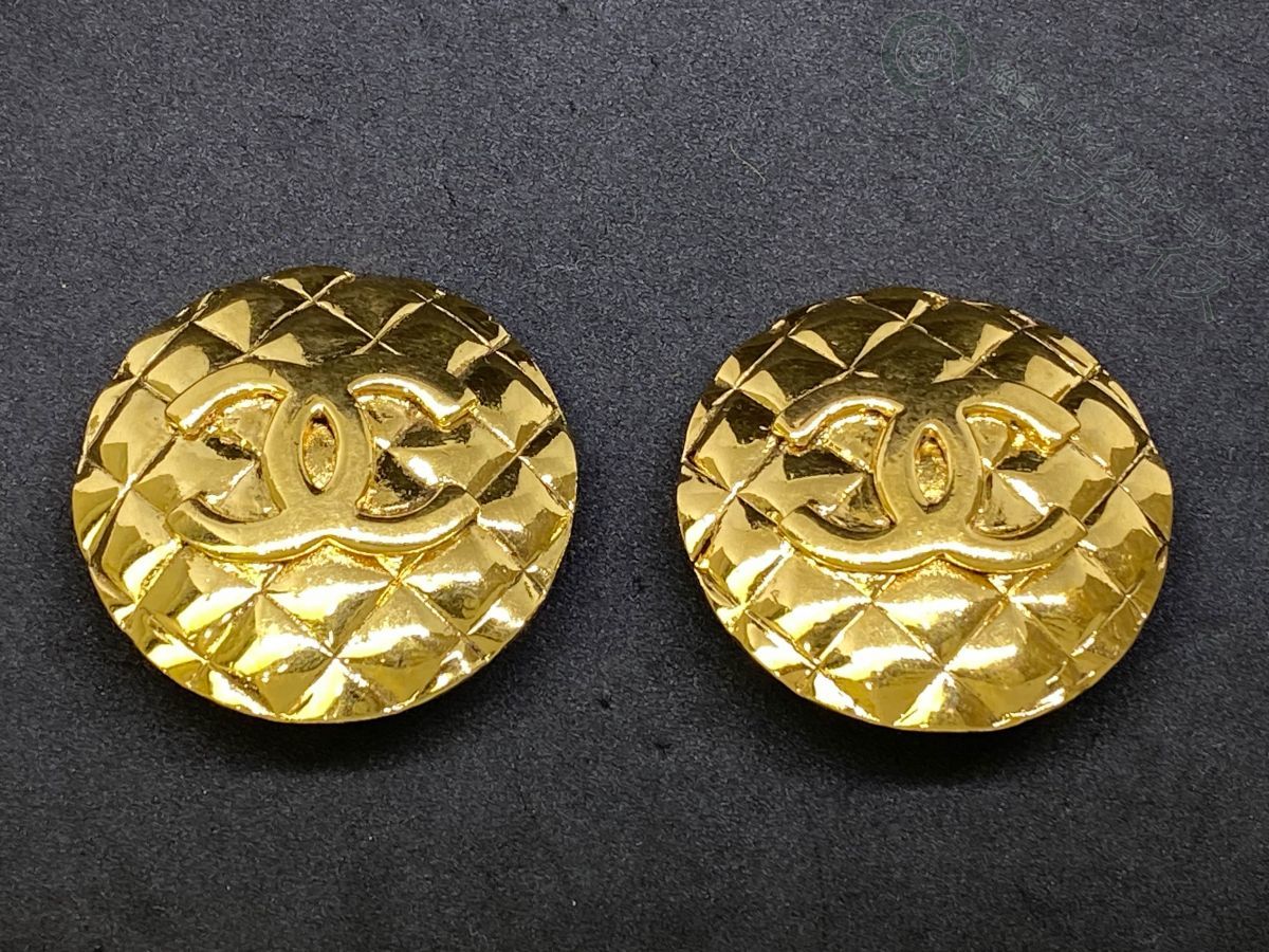 ◆N2607 CHANEL シャネル ココマーク マトラッセ ラウンド 大振り イヤリング 美品