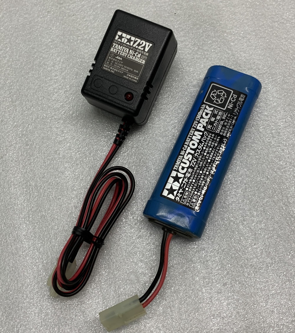 ◇ ラジコン シャーシ/バッテリー/コントローラー/充電器まとめ 【ボディ無し】 【走行チェック済み】 / ジャンク(S230220_10) バッテリー充電器 - 1台でほぼ全種類のラジコンバッテリー充電が完結。私が愛用して