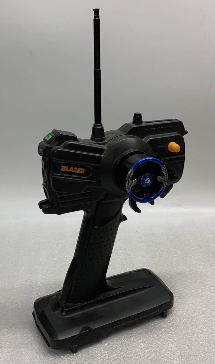 ◇ ラジコン シャーシ/バッテリー/コントローラー/充電器まとめ 【ボディ無し】 【走行チェック済み】 / ジャンク(S230220_10) バッテリー充電器 - 1台でほぼ全種類のラジコンバッテリー充電が完結。私が愛用して