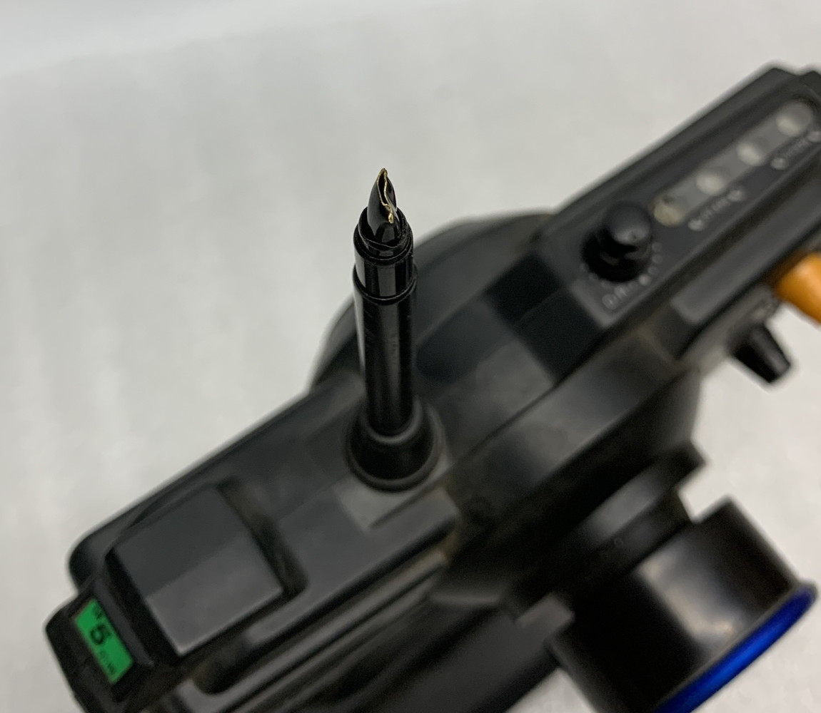 ◇ ラジコン シャーシ/バッテリー/コントローラー/充電器まとめ 【ボディ無し】 【走行チェック済み】 / ジャンク(S230220_10) バッテリー充電器 - 1台でほぼ全種類のラジコンバッテリー充電が完結。私が愛用して