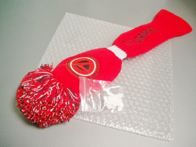 送料込み　未使用　テーラーメイド　ボンボリ付き　ニット素材　紺赤　ＦＷ用カバー