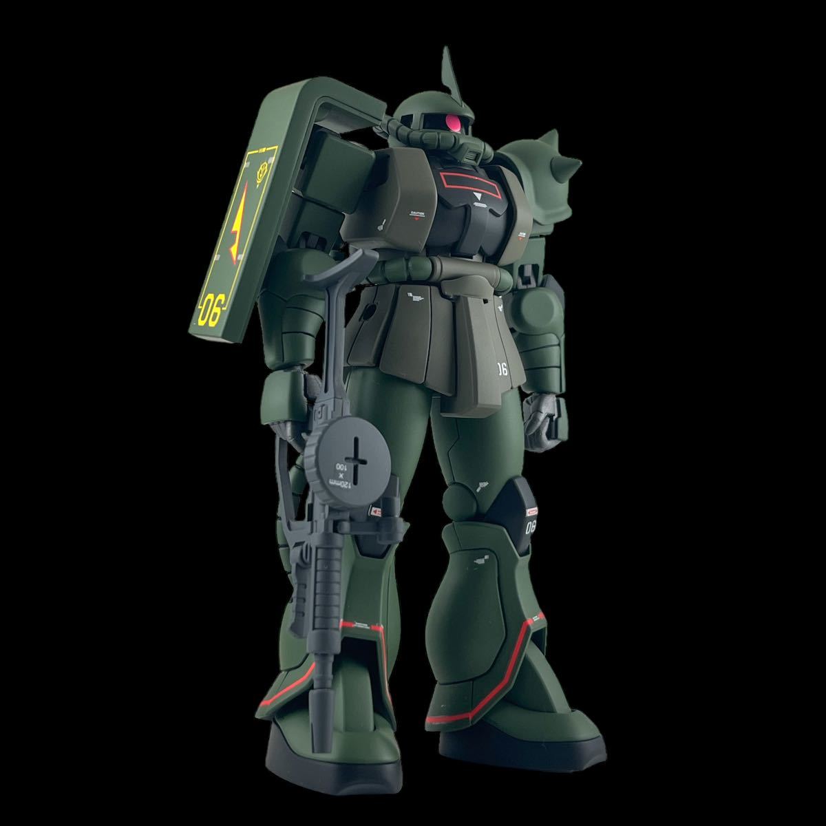 ガンプラ HG リアルタイプザク 塗装完成品 HGUC 1⁄144 ザクⅡ リアル