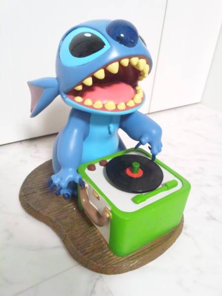 限定品】スティッチ レコードプレーヤーフィギュア(ディズニー)｜売買
