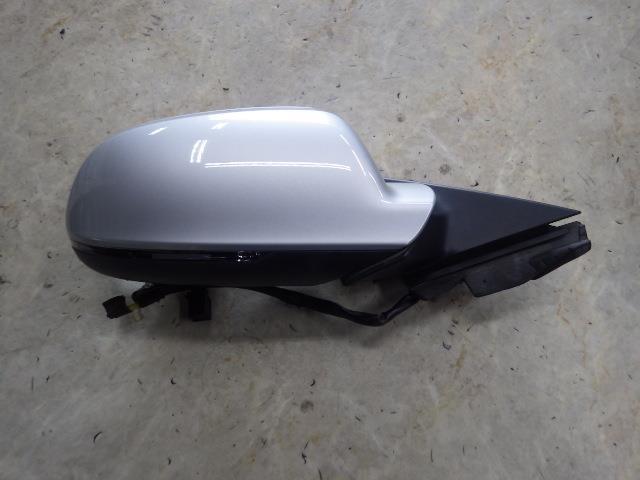 【KBT】アウディ A3 DBA-8PCAX 右サイドミラー LX7W 8P4 858 706 A(参考程度)　 J