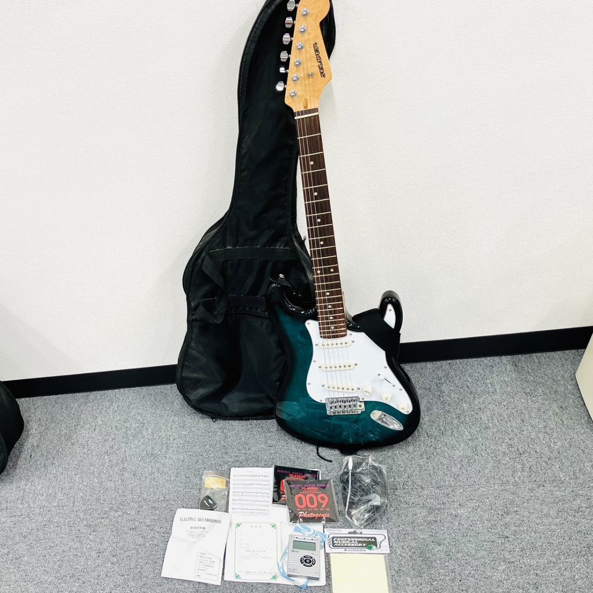 G016-H5-1320 SELDER セルダー エレキギター ストラト 緑 ソフトケース