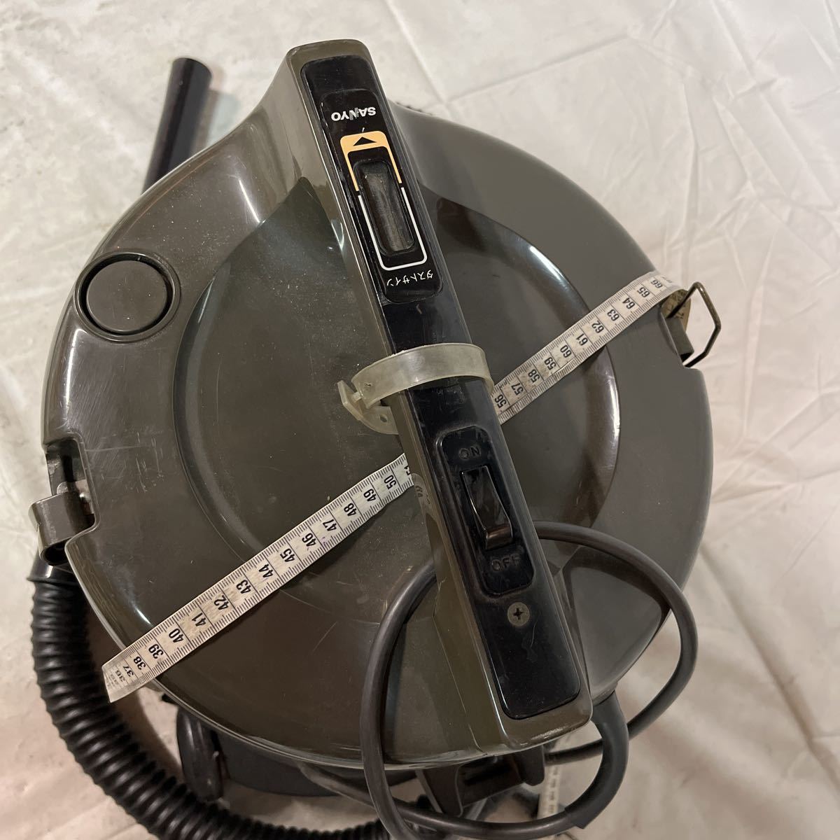 ジャンク品】SANYO 店舗用 電気掃除機 。BSC-307。先端部分無し。(掃除