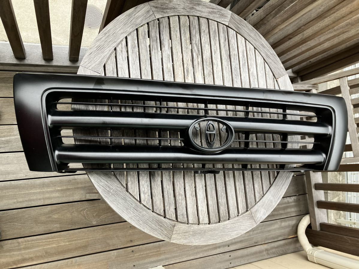 タコマ　フロントグリル　1997〜2000年